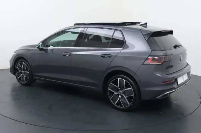Volkswagen Golf (2026) thumbnail 4