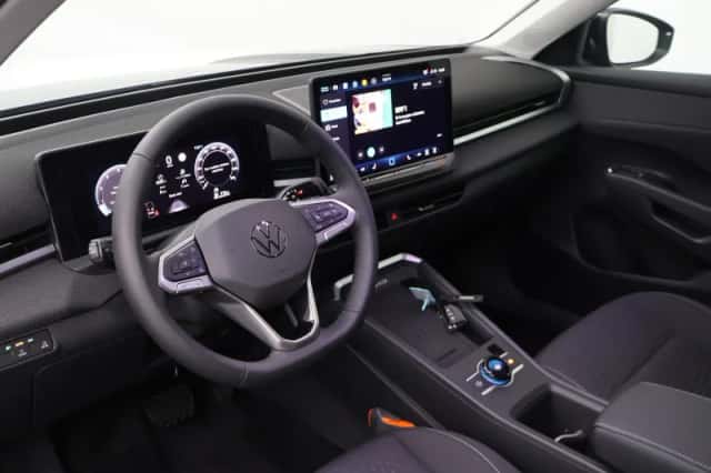 Volkswagen T-Roc (2025) thumbnail 6