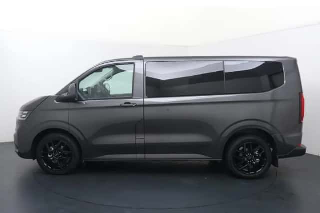 Volkswagen Transporter (2024) thumbnail 2