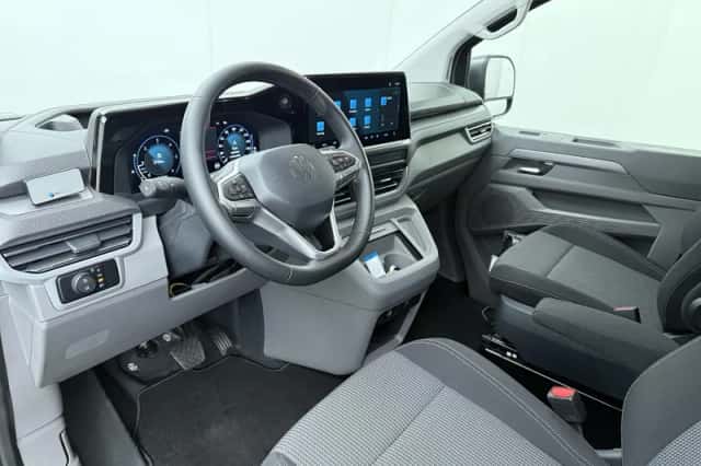 Volkswagen Transporter (2024) thumbnail 6