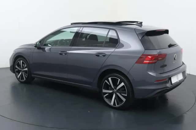 Volkswagen Golf (2025) thumbnail 4