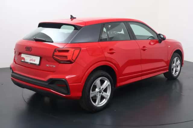 Audi Q2 (2022) thumbnail 5