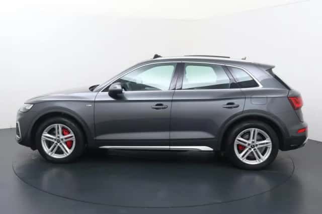 Audi Q5 (2023) thumbnail 2
