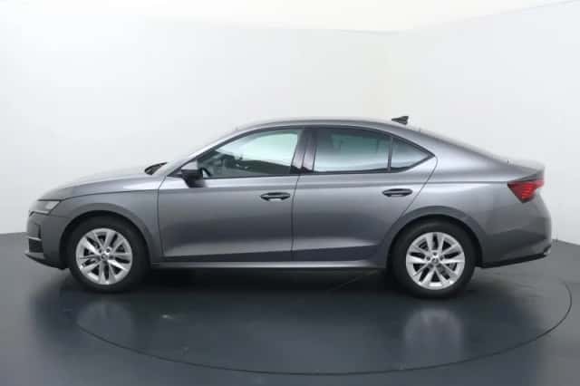 Škoda Octavia (2025) thumbnail 2