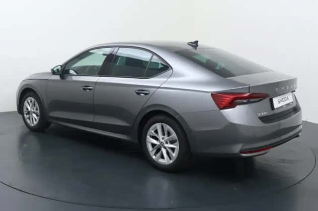 Škoda Octavia (2025) thumbnail 4