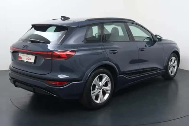 Audi Q6 e-tron (2025) thumbnail 5
