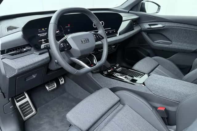 Audi Q6 e-tron (2025) thumbnail 6