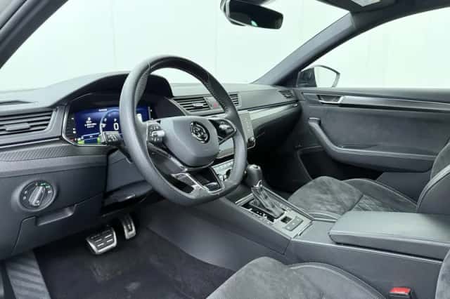 Škoda Superb (2022) thumbnail 6