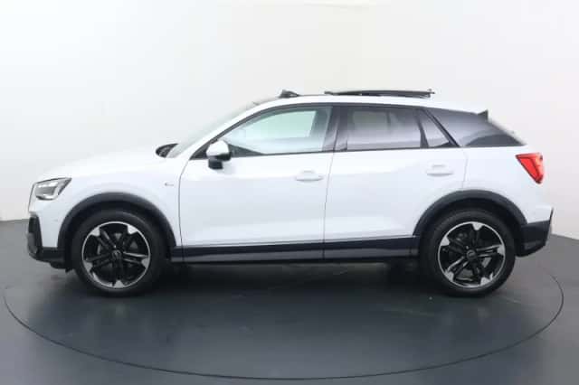 Audi Q2 (2025) thumbnail 2