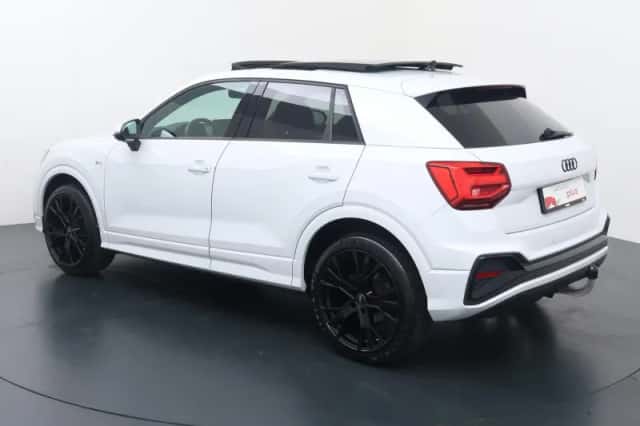 Audi Q2 (2021) thumbnail 4