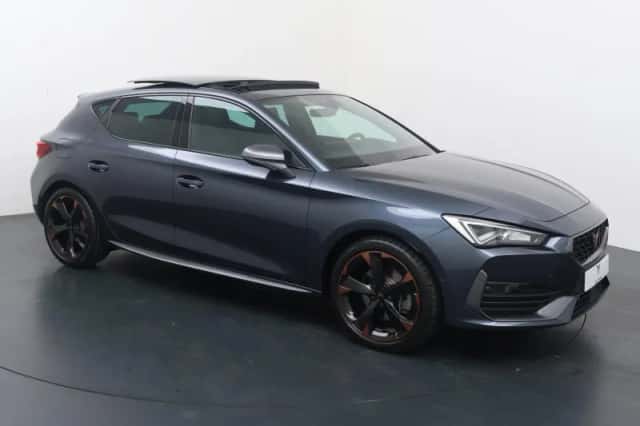 CUPRA Leon (2024) thumbnail 3