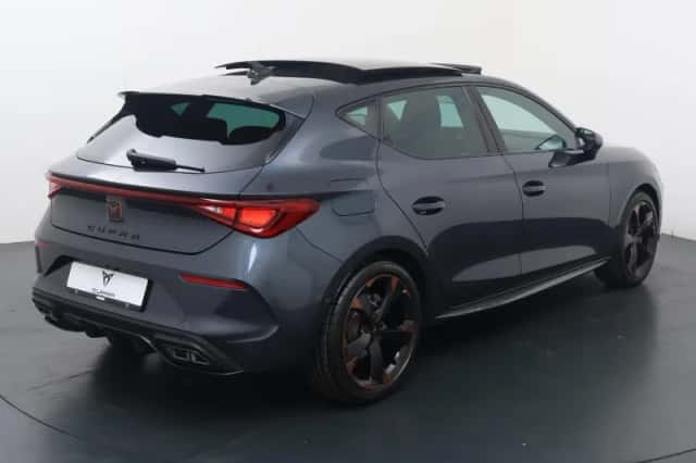 CUPRA Leon (2024) thumbnail 5