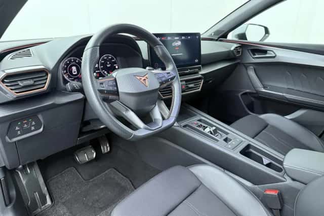 CUPRA Leon (2024) thumbnail 6