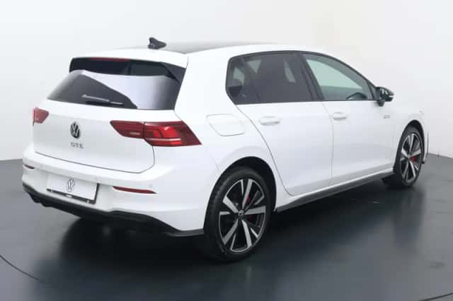 Volkswagen Golf (2025) thumbnail 5