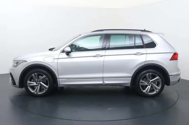 Volkswagen Tiguan (2024) thumbnail 2