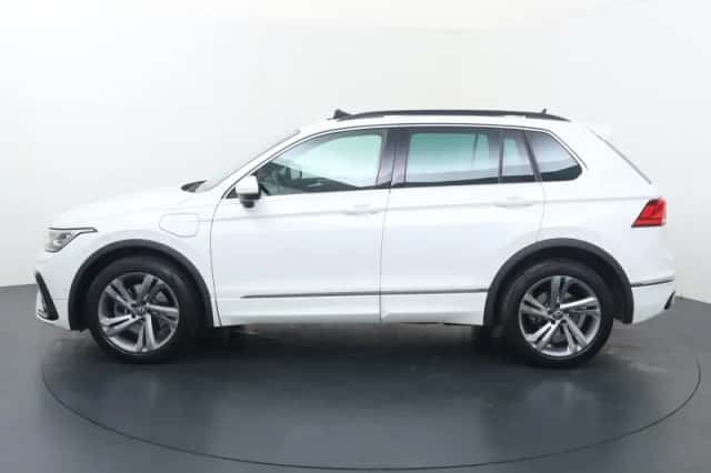 Volkswagen Tiguan (2022) thumbnail 2