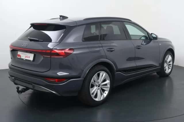 Audi Q6 e-tron (2025) thumbnail 6