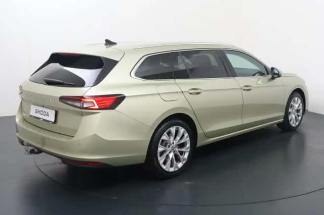 Škoda Superb (2025) thumbnail 5