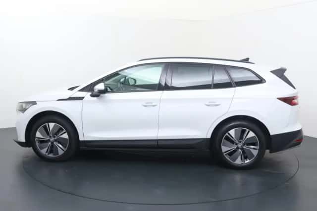 Škoda Enyaq (2022) thumbnail 2