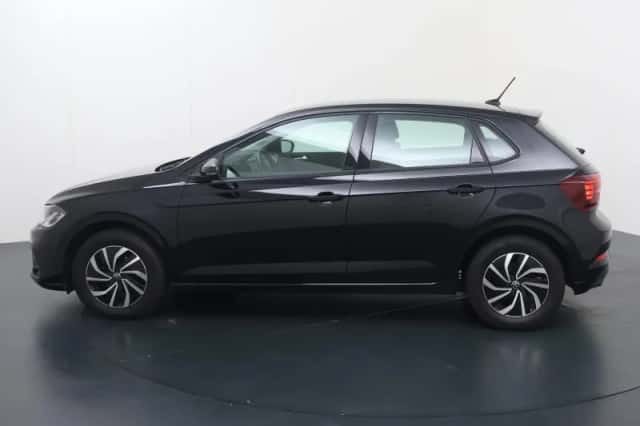 Volkswagen Polo (2022) thumbnail 2