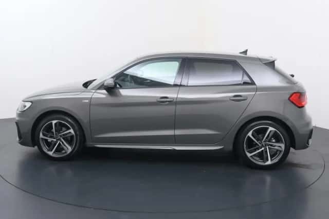 Audi A1 (2025) thumbnail 2