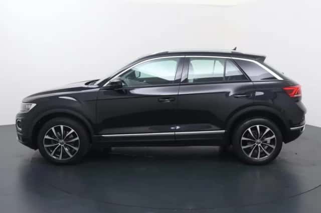 Volkswagen T-Roc (2021) thumbnail 2