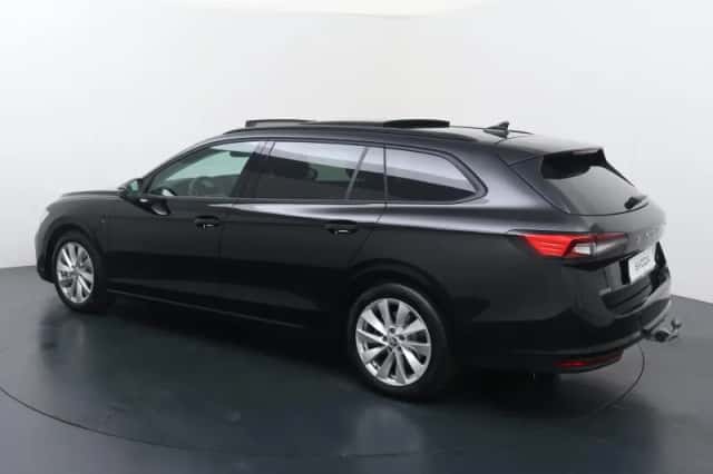 Škoda Superb (2024) thumbnail 4