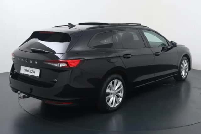 Škoda Superb (2024) thumbnail 5