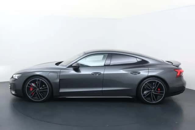 Audi e-tron GT (2022) thumbnail 2