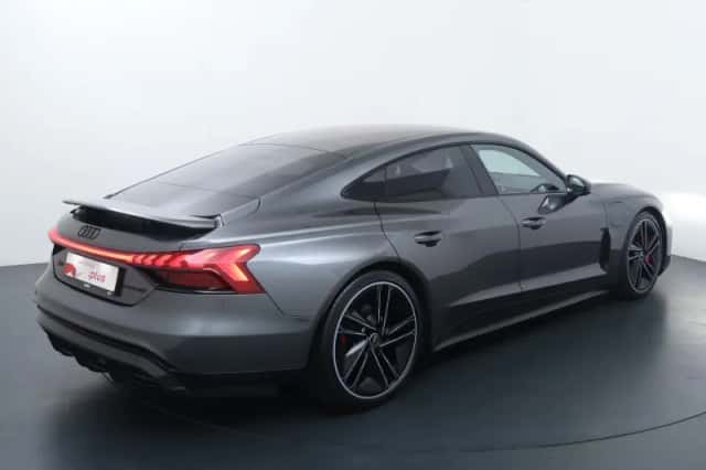 Audi e-tron GT (2022) thumbnail 5