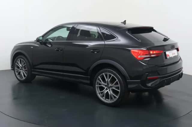 Audi Q3 (2022) thumbnail 5