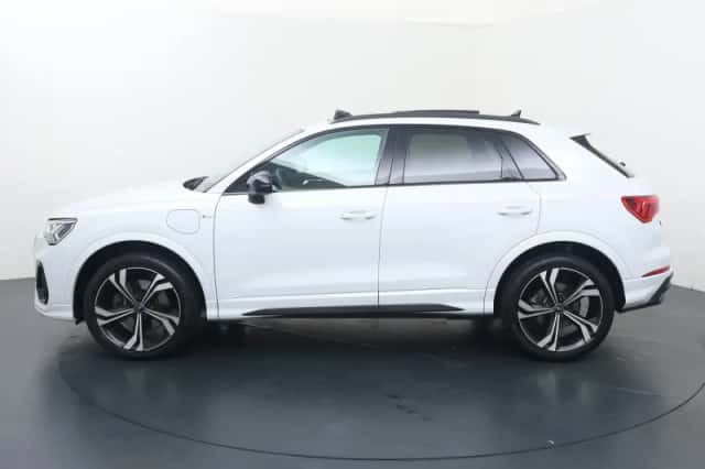 Audi Q3 (2024) thumbnail 2