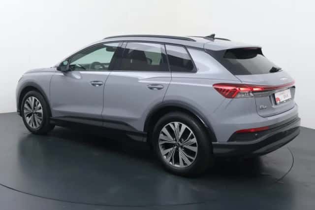 Audi Q4 e-tron (2025) thumbnail 5