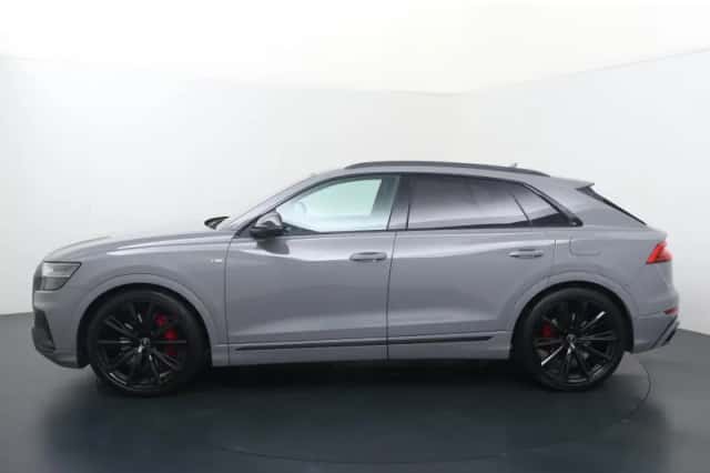 Audi Q8 (2023) thumbnail 2