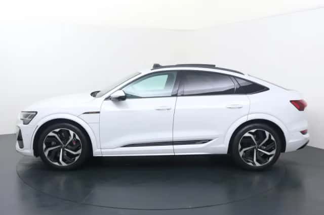 Audi e-tron (2023) thumbnail 2