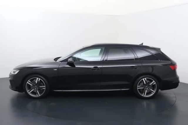 Audi A4 (2023) thumbnail 2