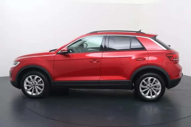 Volkswagen T-Roc (2022) thumbnail 2