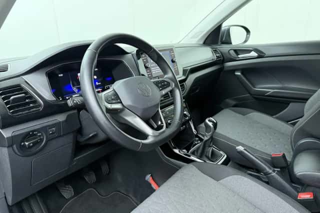 Volkswagen T-Cross (2024) thumbnail 6
