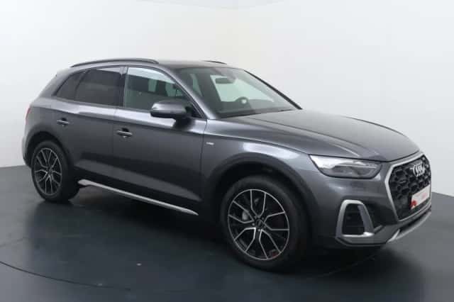 Audi Q5 (2022) thumbnail 3