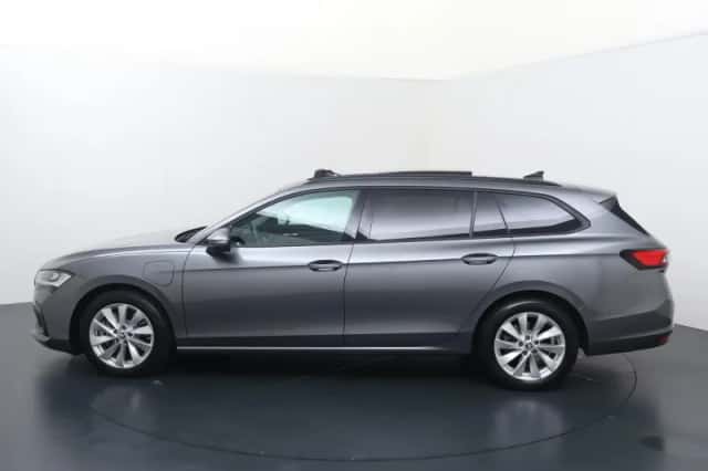 Škoda Superb (2024) thumbnail 2