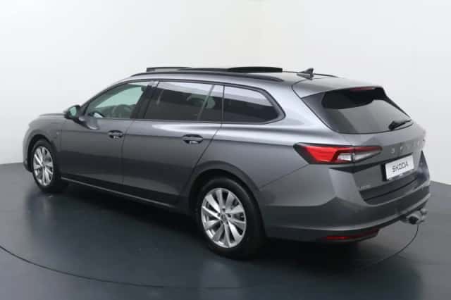 Škoda Superb (2024) thumbnail 5