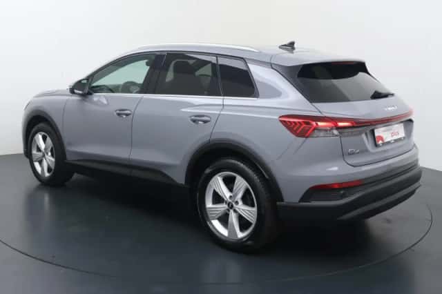 Audi Q4 e-tron (2023) thumbnail 5