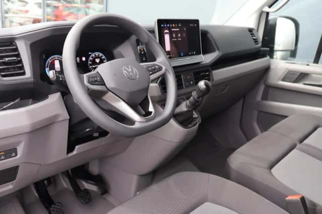 Volkswagen Crafter (2024) thumbnail 5