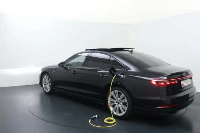 Audi A8 (2024) thumbnail 5