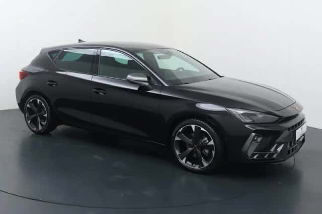 CUPRA Leon (2024) thumbnail 3