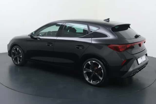 CUPRA Leon (2024) thumbnail 4