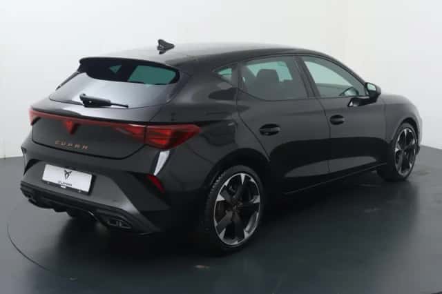 CUPRA Leon (2024) thumbnail 5