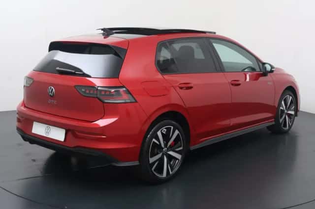 Volkswagen Golf (2025) thumbnail 5