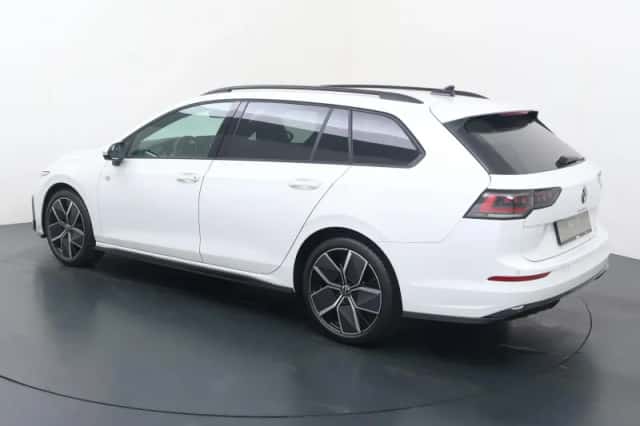 Volkswagen Golf (2025) thumbnail 4