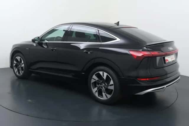 Audi e-tron (2022) thumbnail 4
